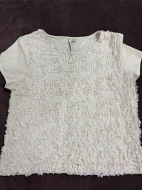 Lauren Conrad Textured Flower Front Tee cream